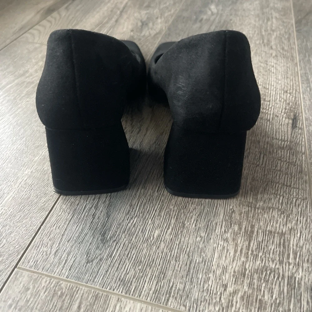 Zara Black Block Heel Shoes with Gold Accent